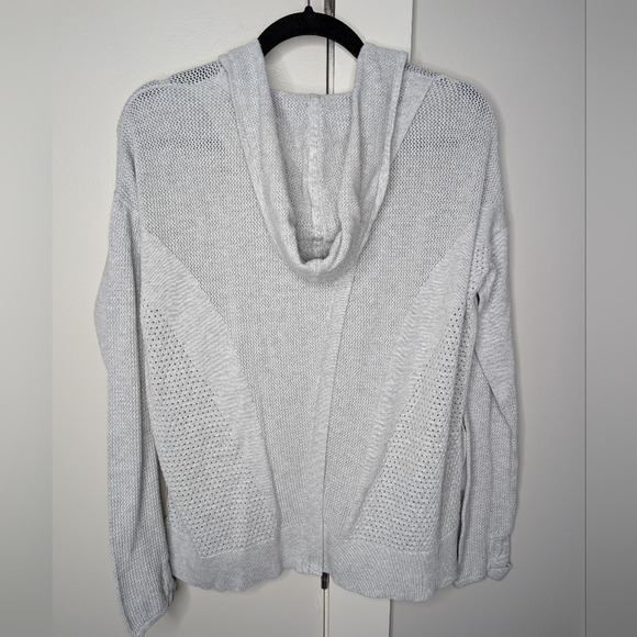 Lululemon Still Movement Wrap Light Gray sz 10 - Picture 10 of 11